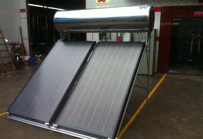 广州三人行节能科技提供的太阳能平板热水器产品